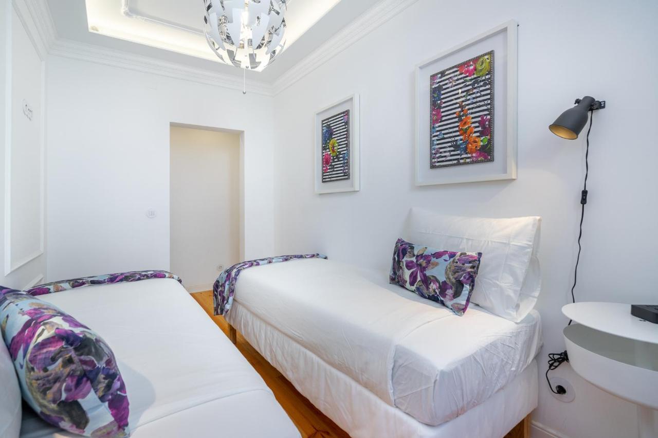 Whome | Great Location & Large Family Apartment W/Patio 리스본 외부 사진