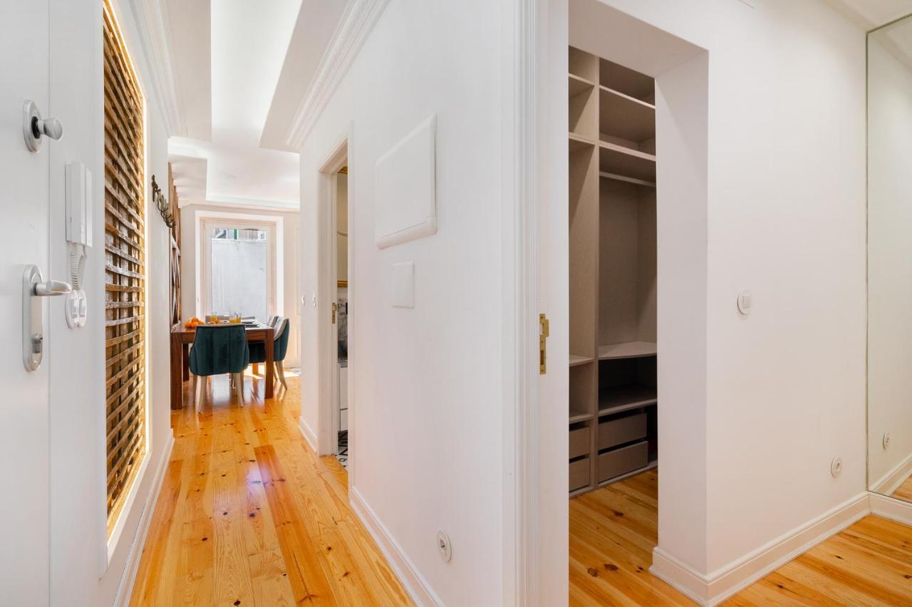Whome | Great Location & Large Family Apartment W/Patio 리스본 외부 사진